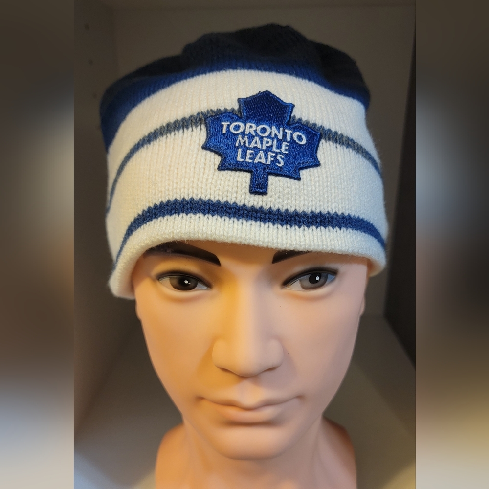 BNWT Toronto Maple Leafs Reebok Touque